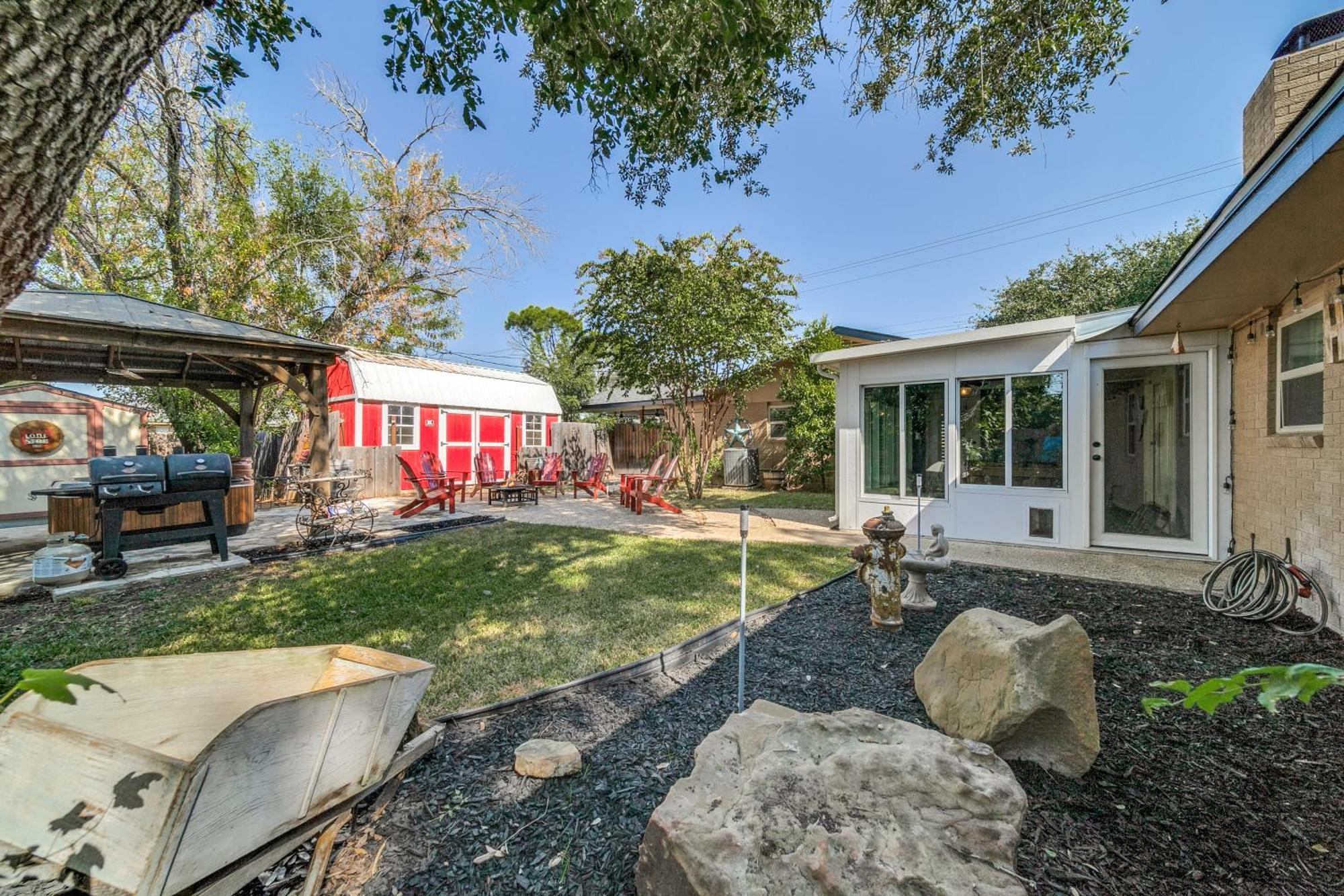 Charming Pet Friendly 4 Bdrm Home Mins To Main St And Wineries Fredericksburg Exterior photo