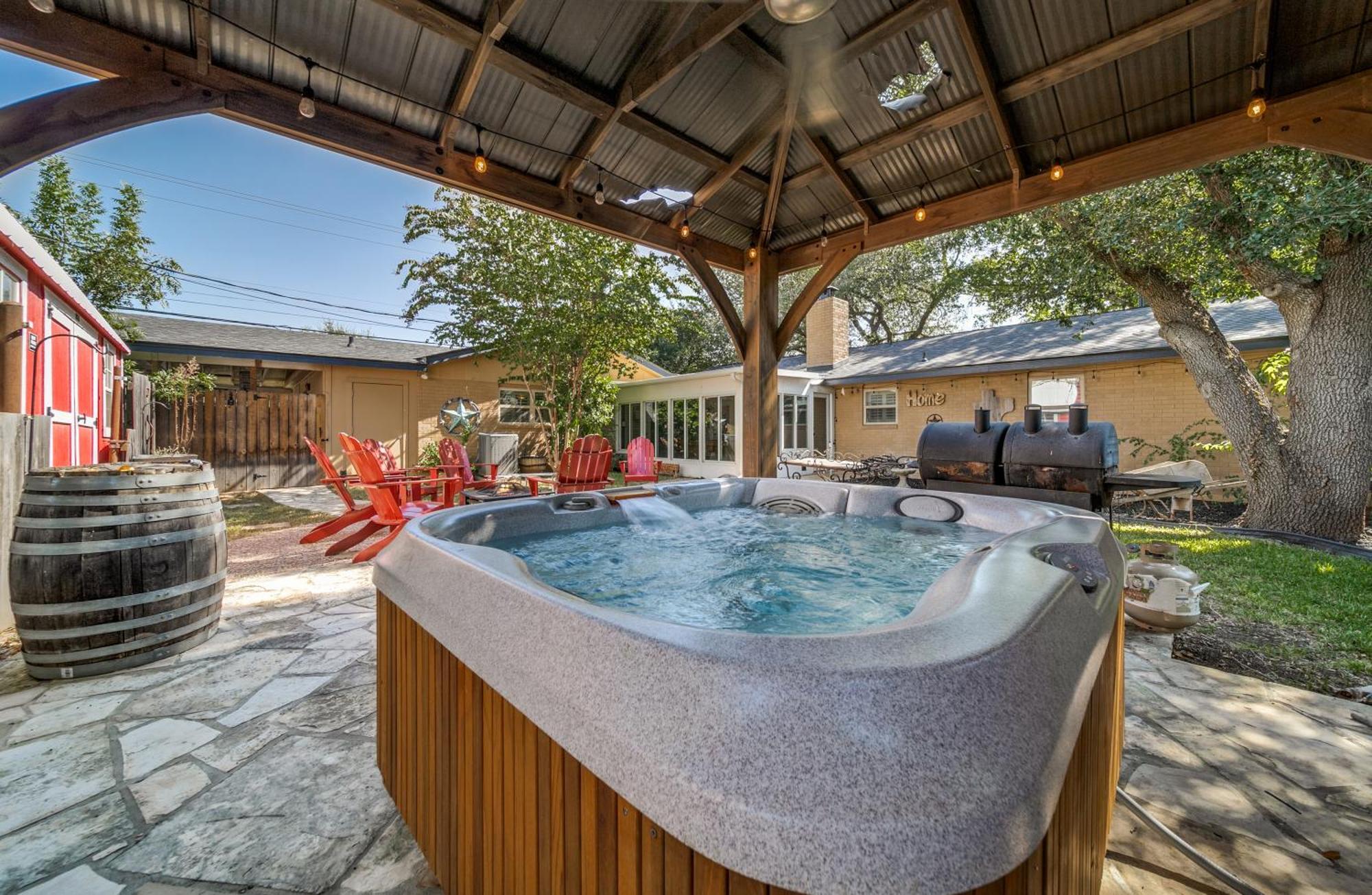 Charming Pet Friendly 4 Bdrm Home Mins To Main St And Wineries Fredericksburg Exterior photo