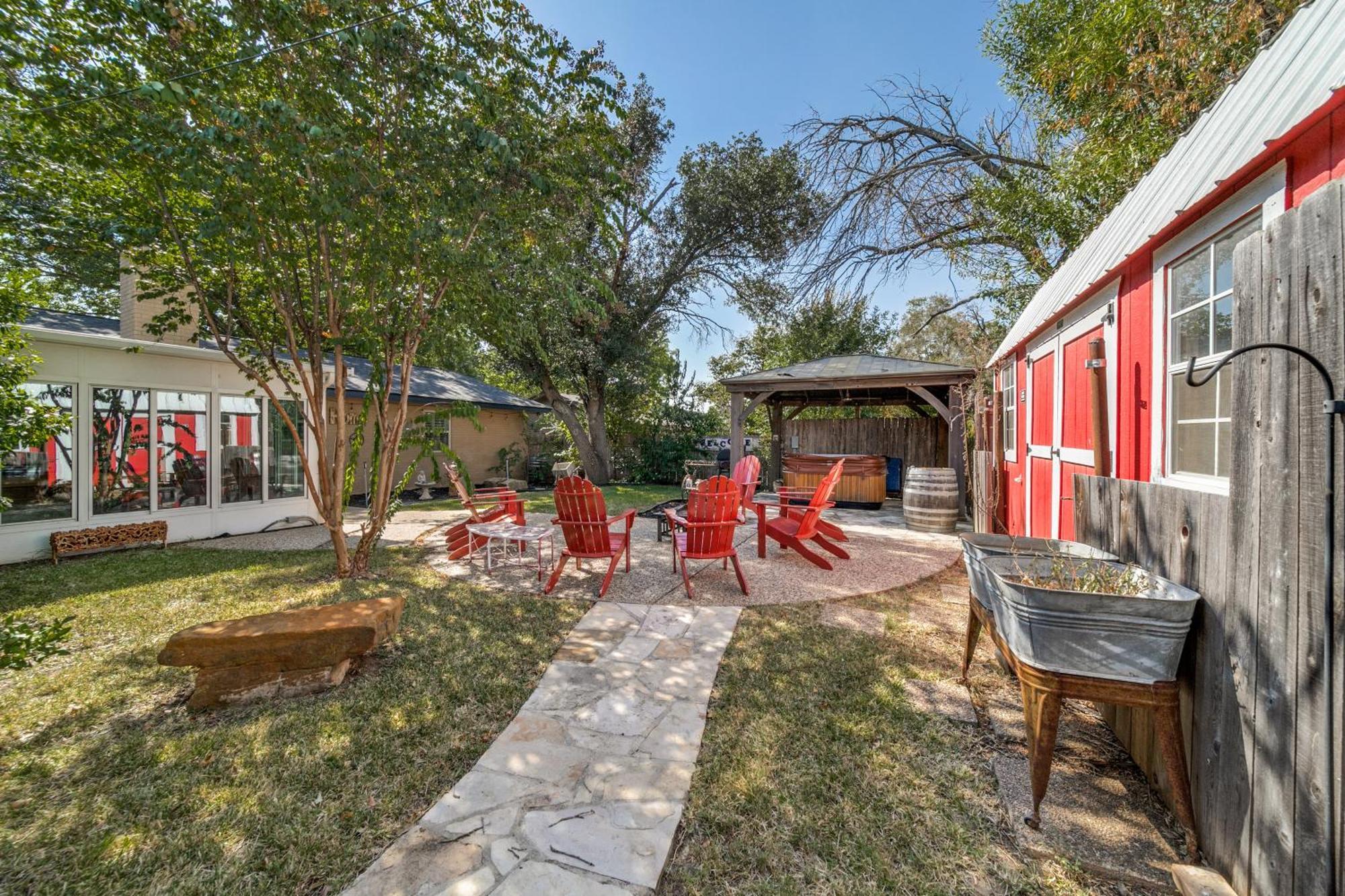 Charming Pet Friendly 4 Bdrm Home Mins To Main St And Wineries Fredericksburg Exterior photo