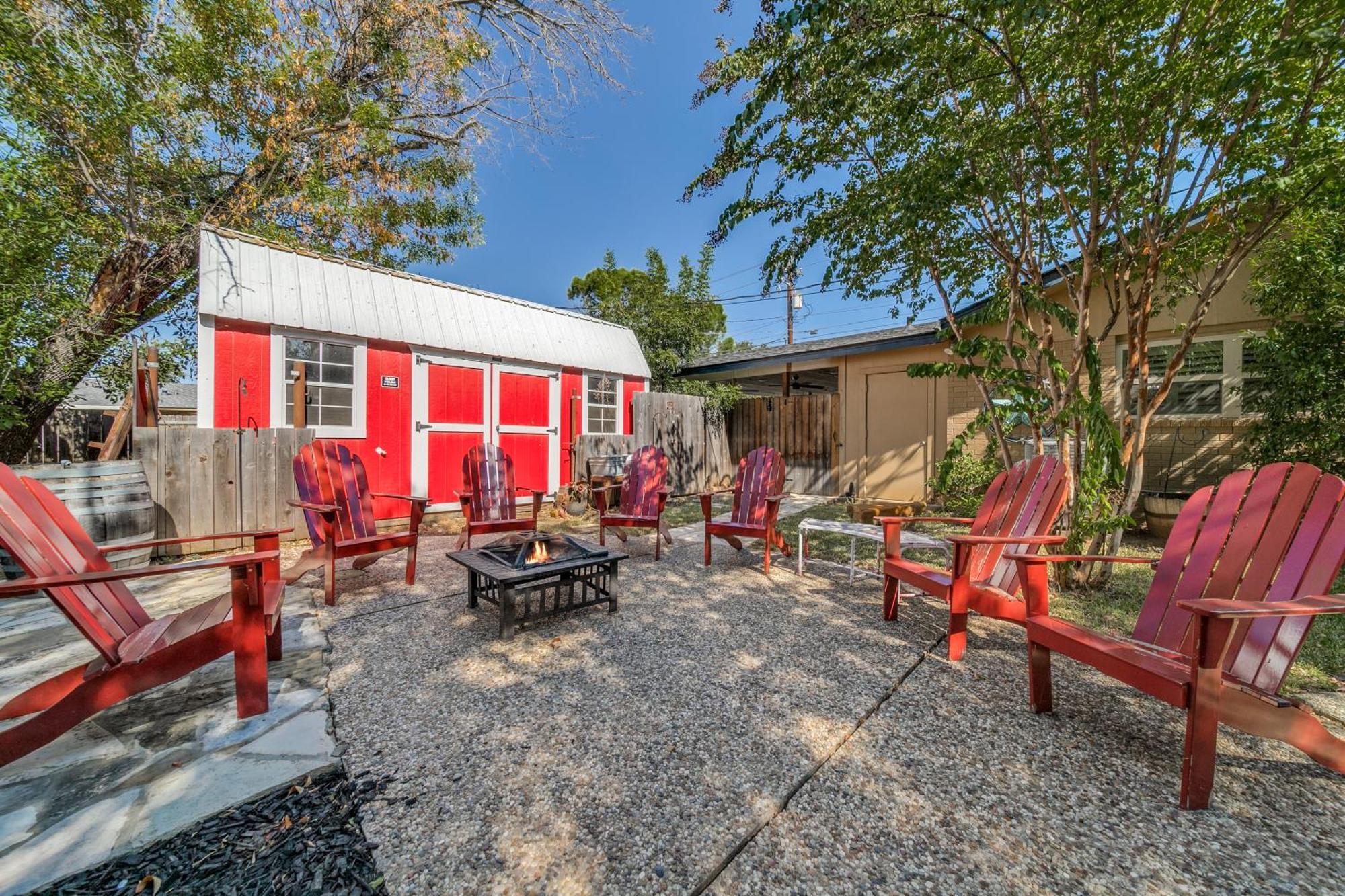 Charming Pet Friendly 4 Bdrm Home Mins To Main St And Wineries Fredericksburg Exterior photo