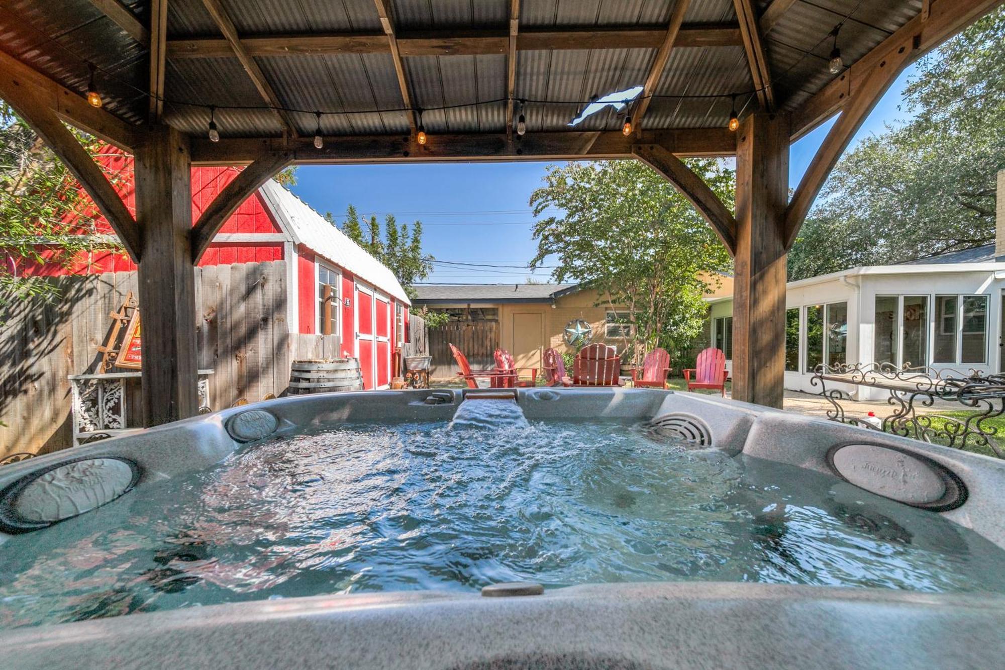 Charming Pet Friendly 4 Bdrm Home Mins To Main St And Wineries Fredericksburg Exterior photo